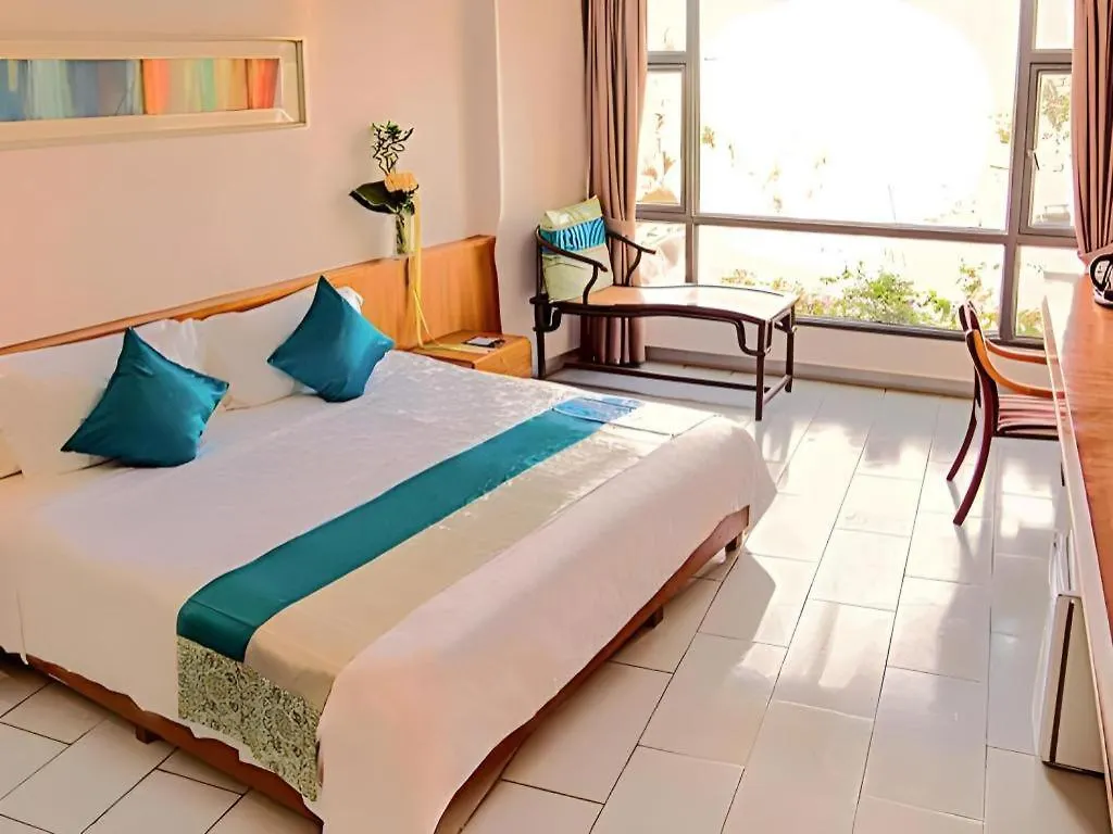 Sanya Luyi Sea View Hotel 4*,